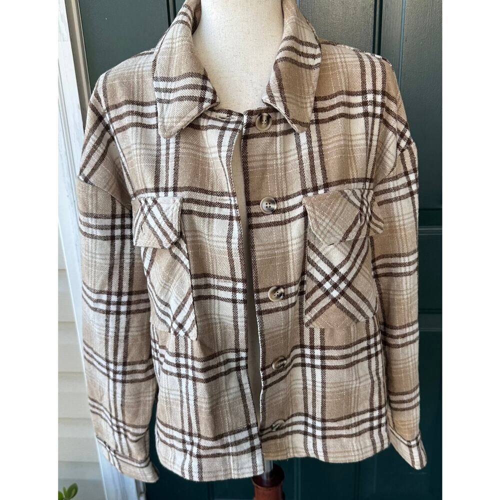 Altar’d State Plaid Flannel Shirt Jacket Shacket M Tan Cream Fall Workwear Cozy